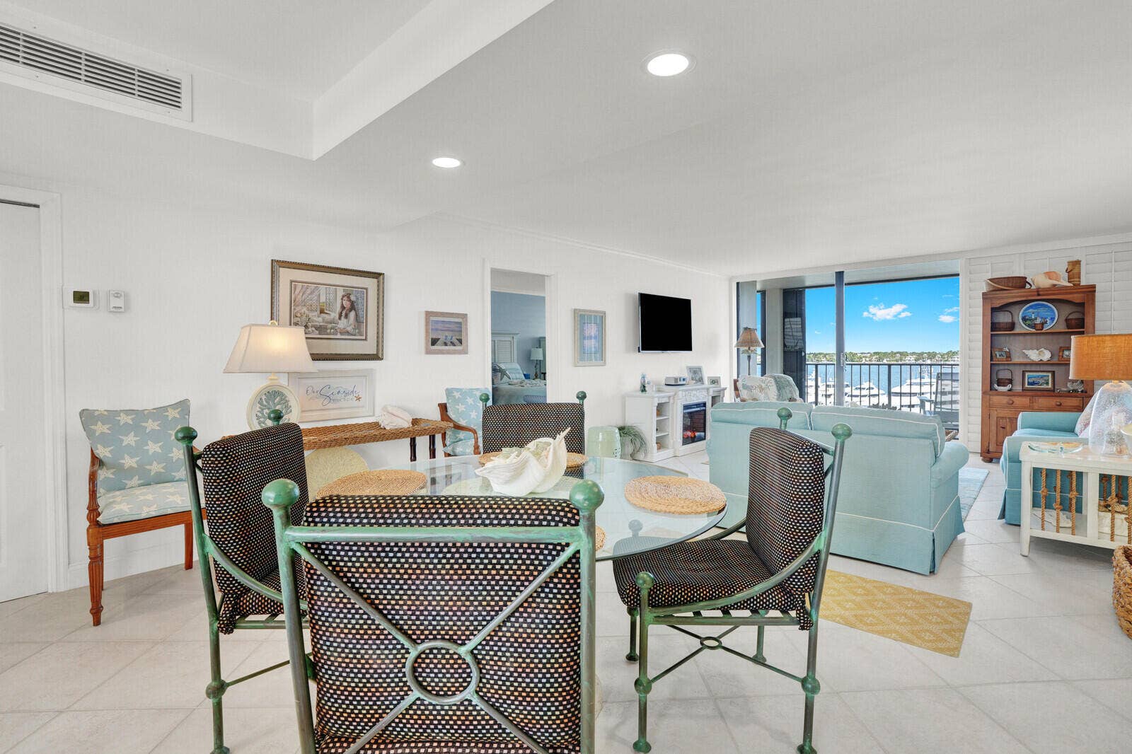 132 LAKESHORE Drive, #617, North Palm Beach, FL 33408 Living area