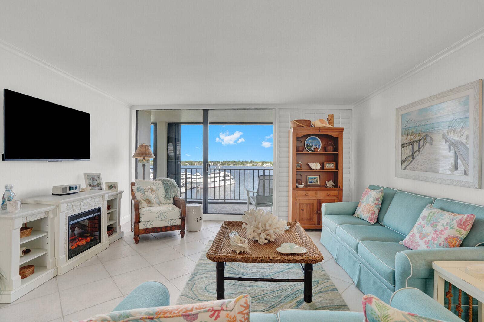 132 LAKESHORE Drive, #617, North Palm Beach, FL 33408 Living room