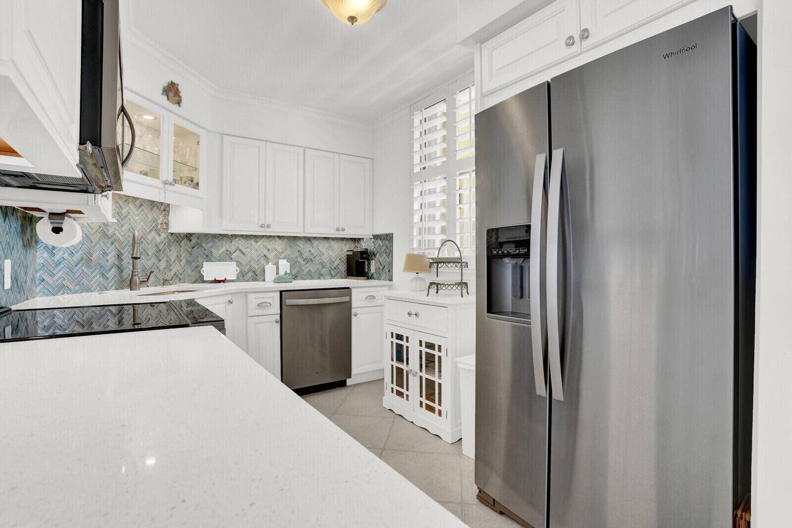 132 LAKESHORE Drive, #617, North Palm Beach, FL 33408 Kitchen