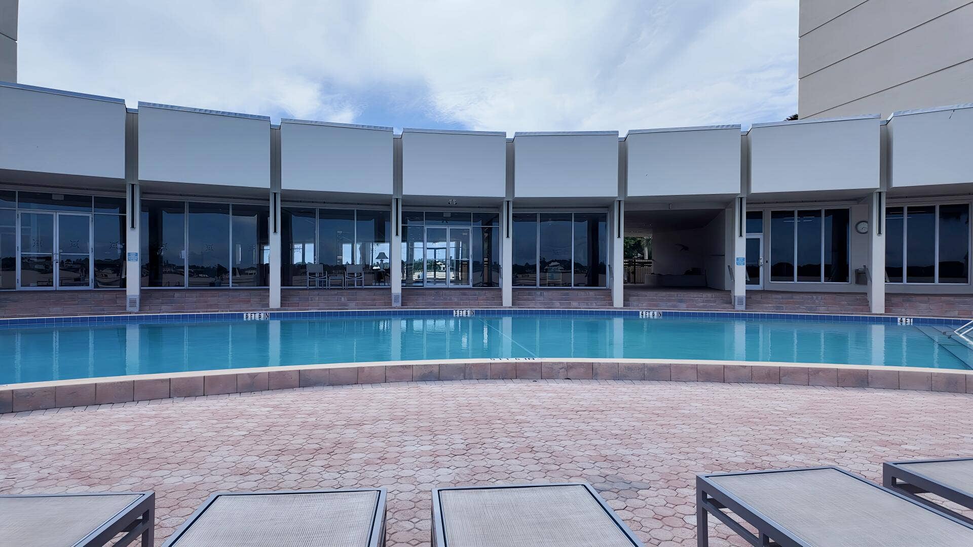 132 LAKESHORE Drive, #617, North Palm Beach, FL 33408 Community Pool