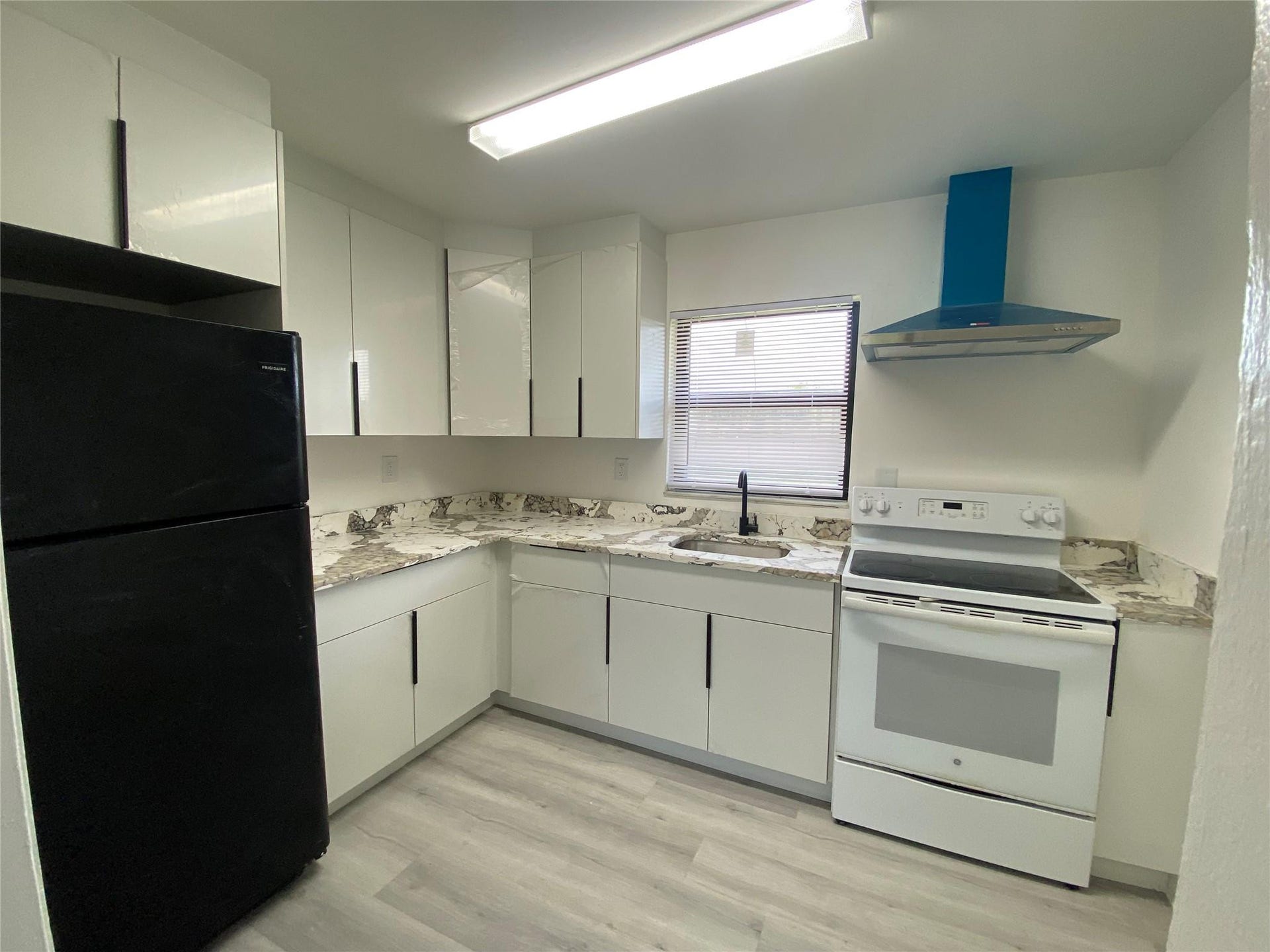 871 SW 8th Street, #B, Pompano Beach, Pompano Beach, FL 33060 Photo 2