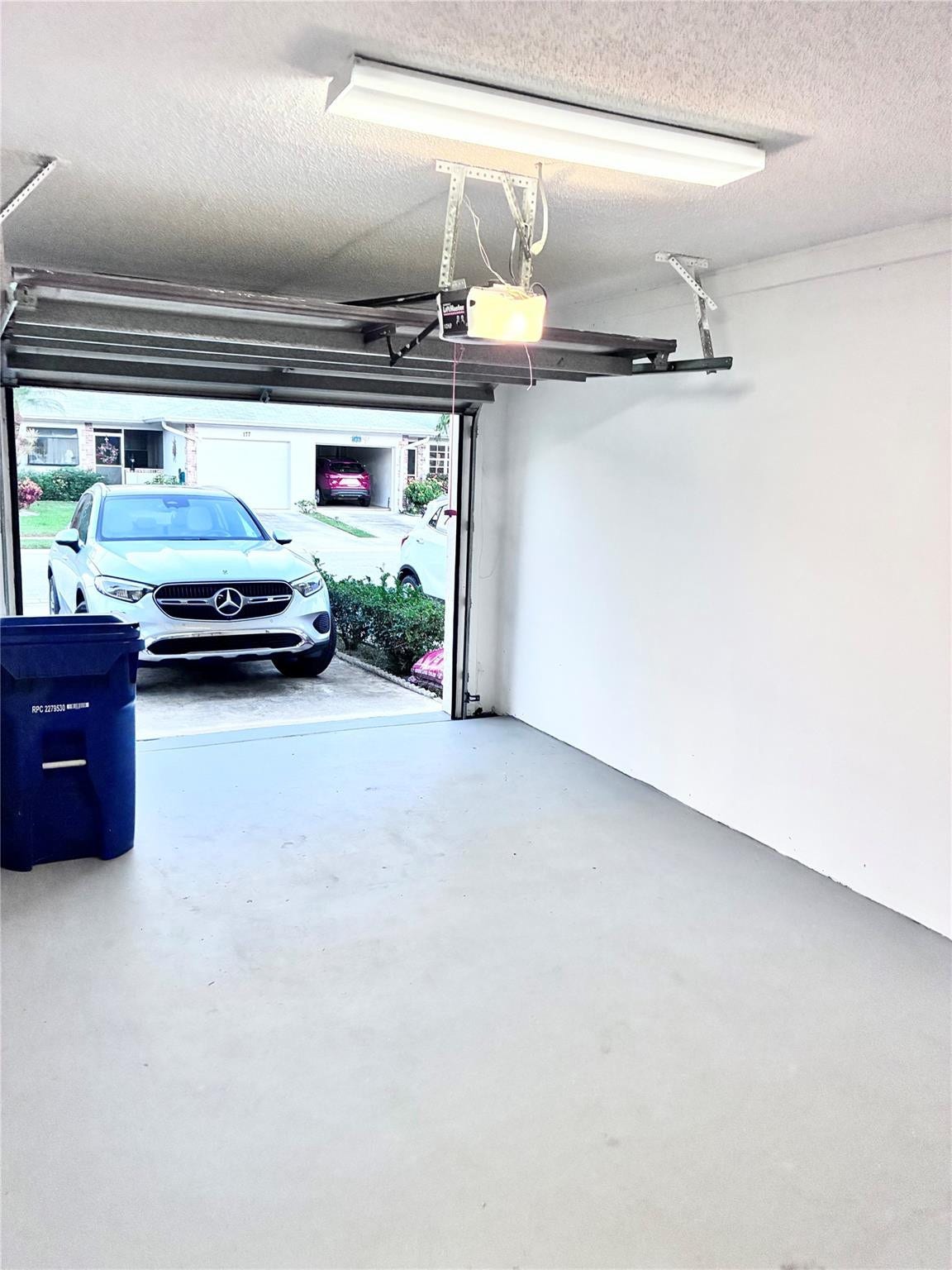 176 Bent Arrow Drive, Jupiter, FL 33458 Garage