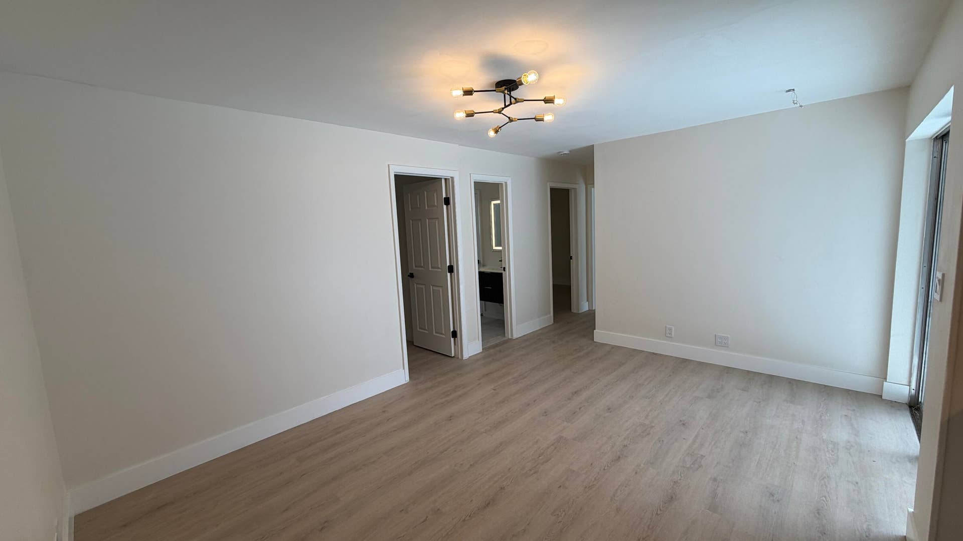 8270 NW 66TH Terrace, Tamarac, FL 33321 Family room