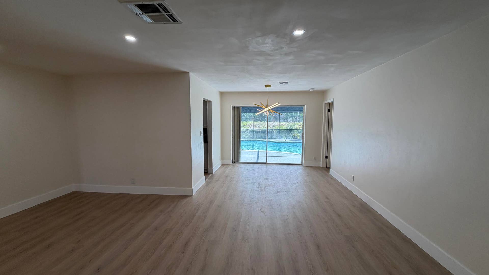 8270 NW 66TH Terrace, Tamarac, FL 33321 Living room and dining area