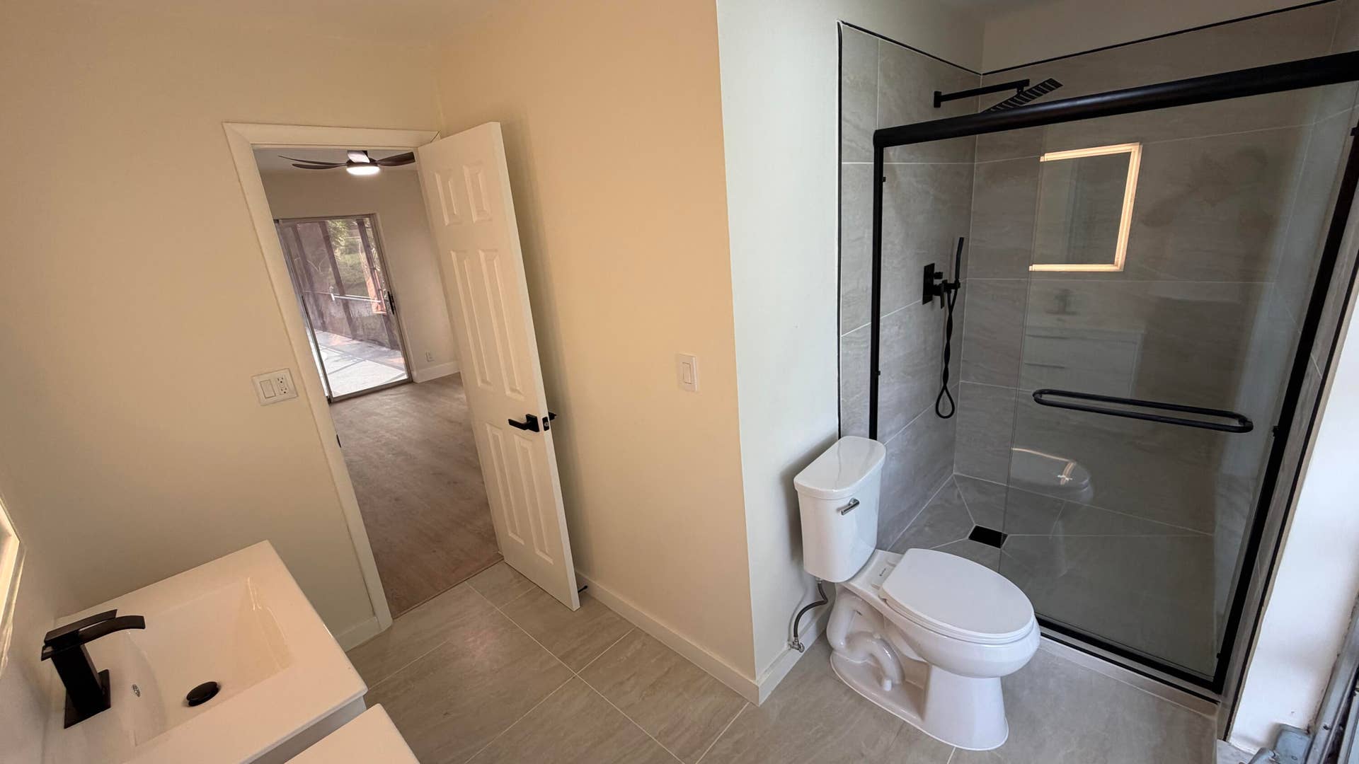 8270 NW 66TH Terrace, Tamarac, FL 33321 Master Bathroom