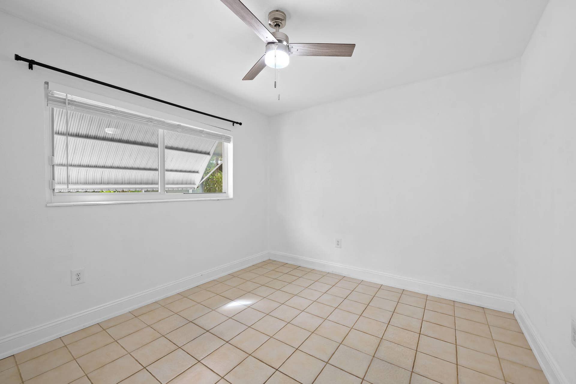 4031 NE 15TH Avenue, Oakland Park, FL 33334 16-web-or-mls-DSC_4075