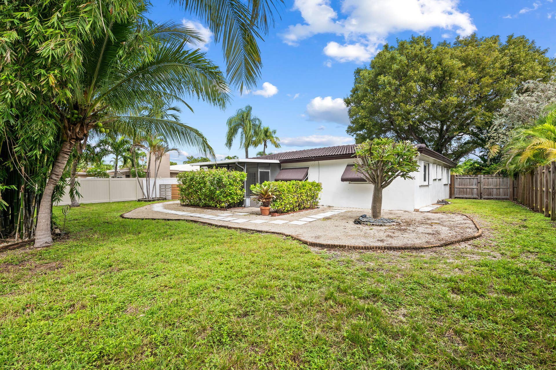 4031 NE 15TH Avenue, Oakland Park, FL 33334 5-web-or-mls-DSC_4010