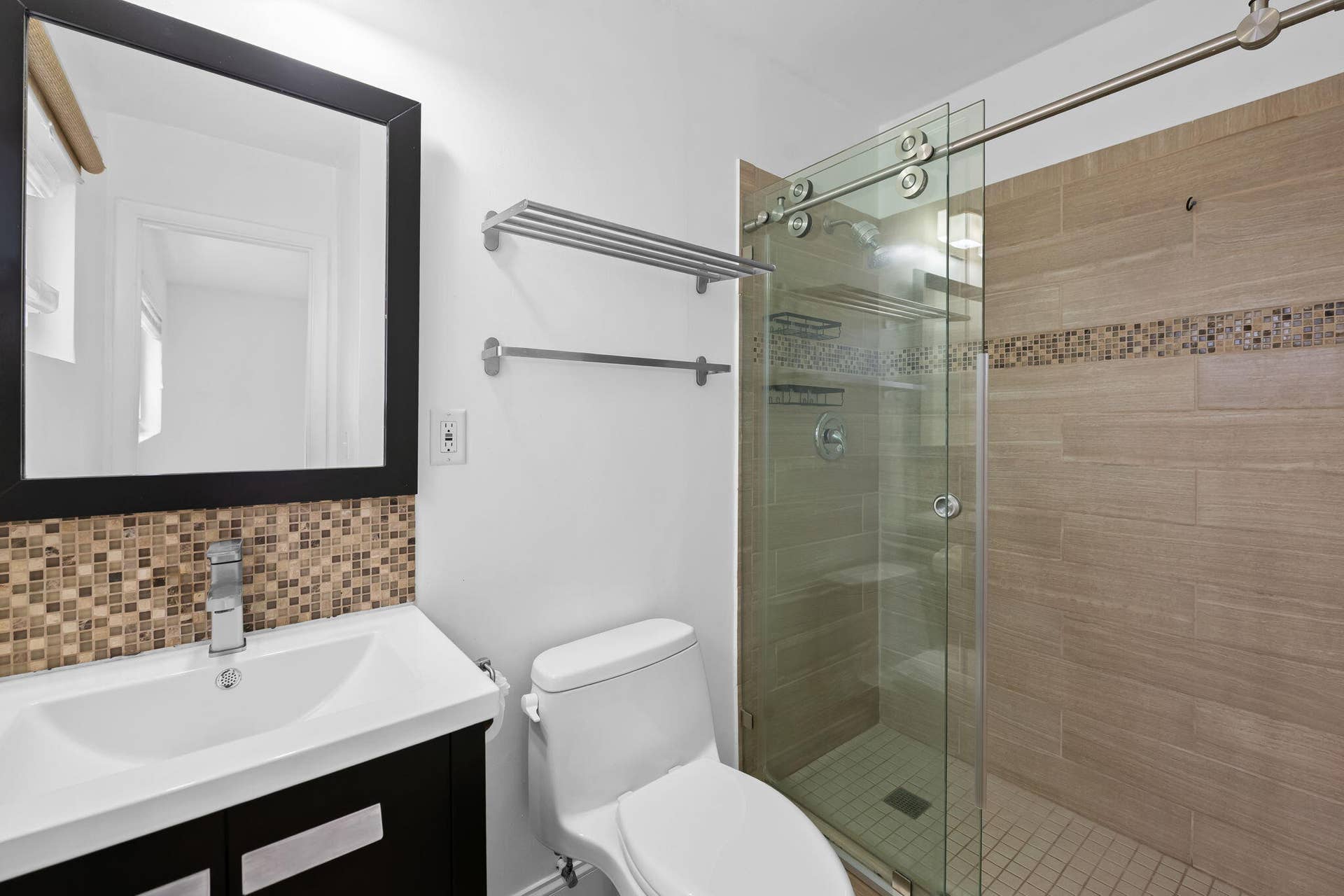 4031 NE 15TH Avenue, Oakland Park, FL 33334 12-web-or-mls-DSC_4059