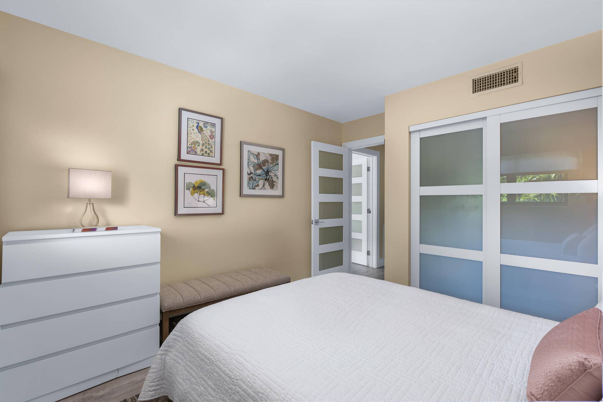 2nd bedroom