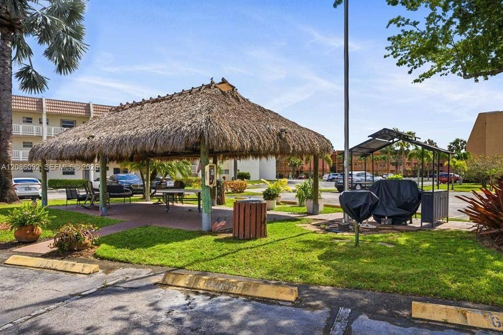 6770 Royal Palm Boulevard, #305L, Margate, FL 33063 tiki hut