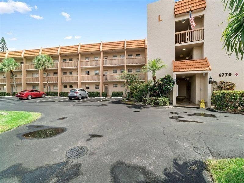 6770 Royal Palm Boulevard, #305L, Margate, FL 33063 bldg ext2