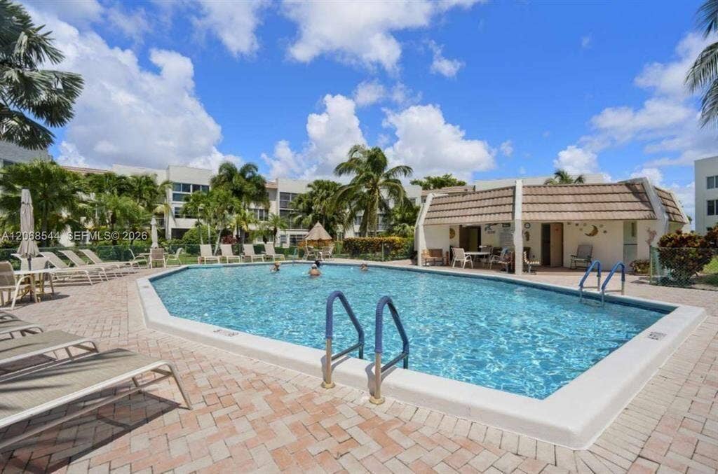 6770 Royal Palm Boulevard, #305L, Margate, FL 33063 pool3