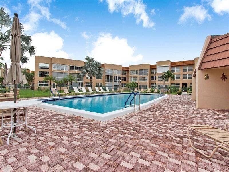6770 Royal Palm Boulevard, #305L, Margate, FL 33063 pool