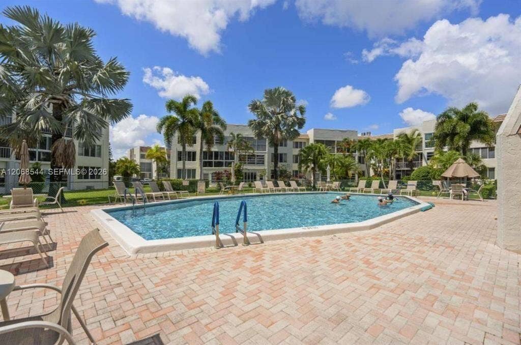 6770 Royal Palm Boulevard, #305L, Margate, FL 33063 pool2