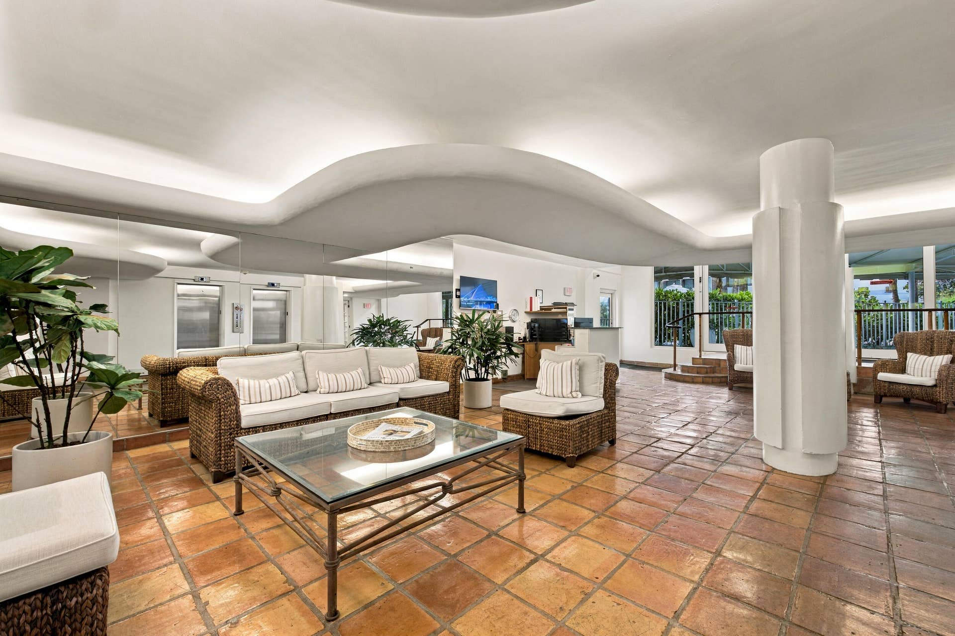170 N OCEAN Boulevard, #411, Palm Beach, FL 33480 57_et6a7985