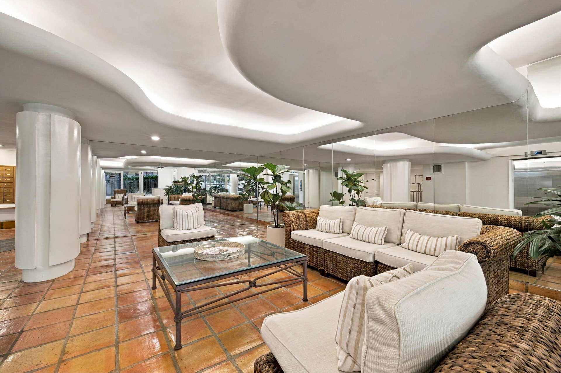 170 N OCEAN Boulevard, #411, Palm Beach, FL 33480 54_et6a7980