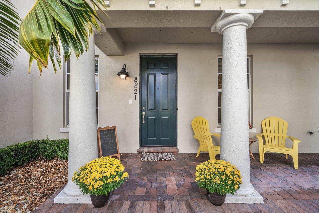 8221 NW 8TH Way, Boca Raton, FL 33487 Front Entrance