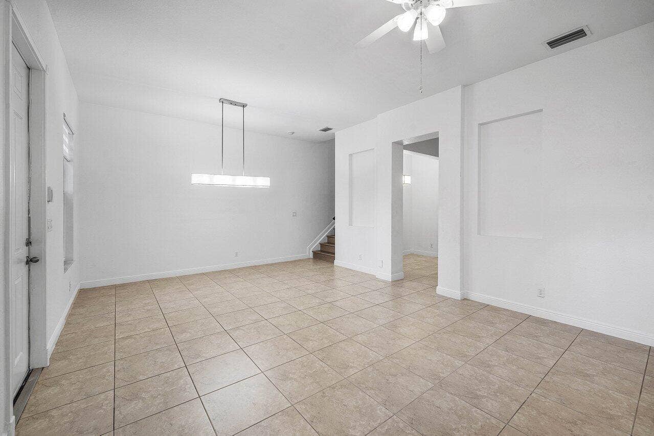 8221 NW 8TH Way, Boca Raton, FL 33487 Dining Area