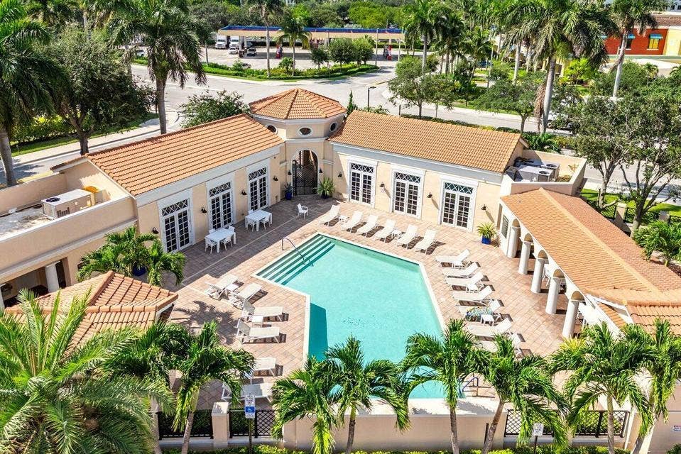 8221 NW 8TH Way, Boca Raton, FL 33487 Community Pool