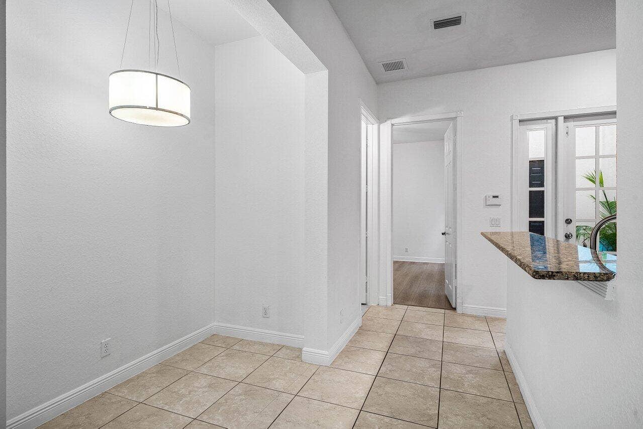 8221 NW 8TH Way, Boca Raton, FL 33487 Breakfast Area View Toward Kitchen