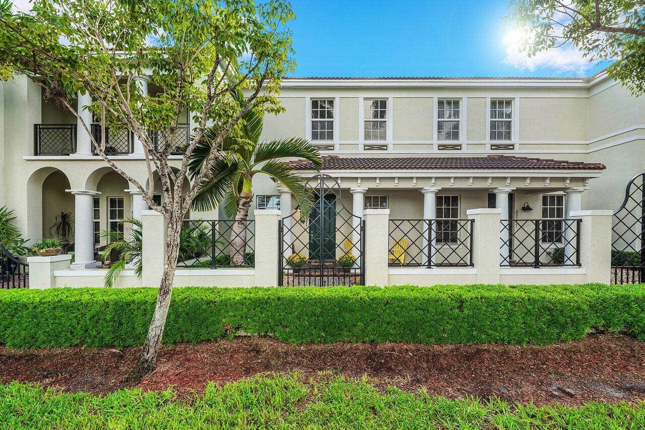 8221 NW 8TH Way, Boca Raton, FL 33487 Front Exterior