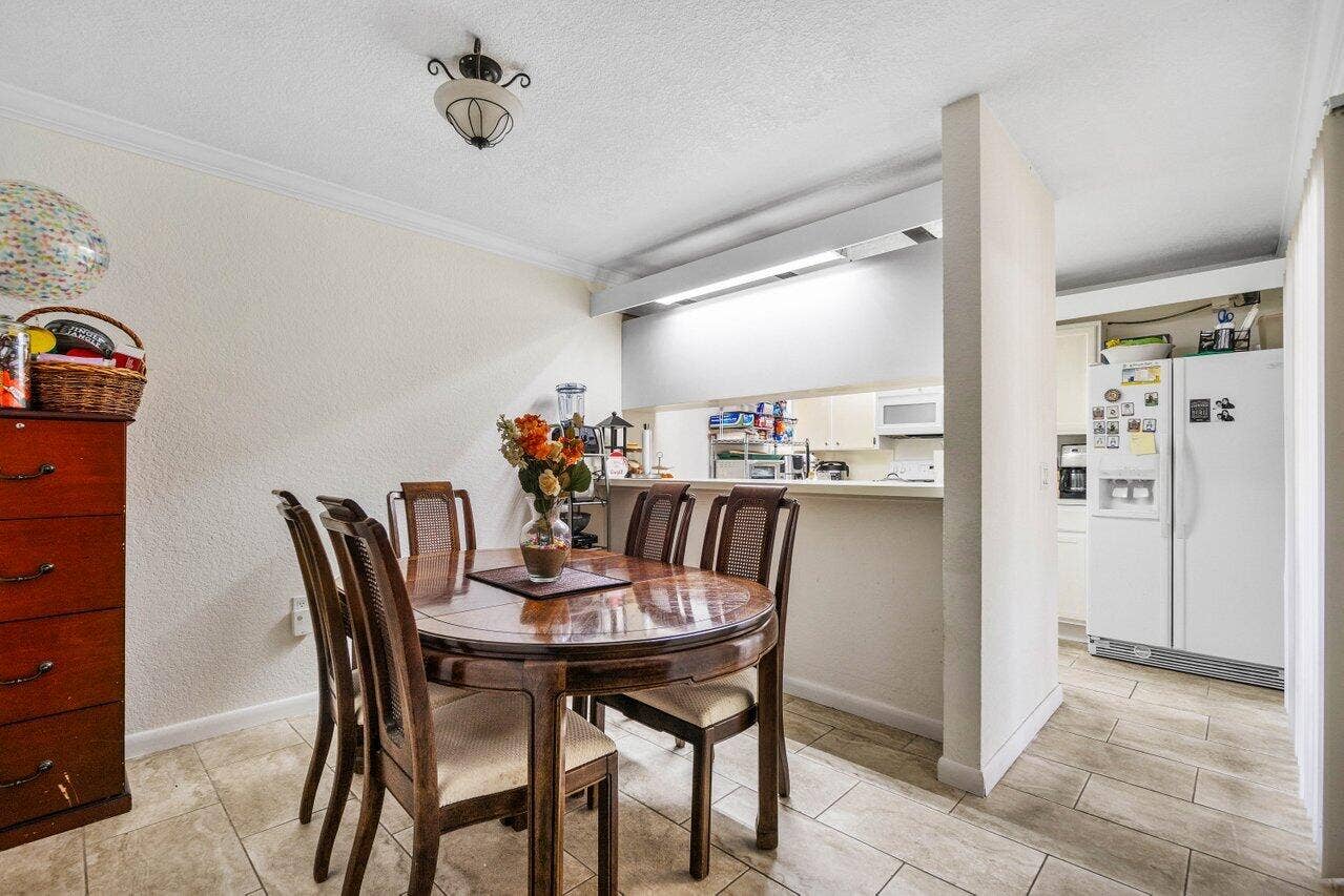 221 2ND Way, West Palm Beach, FL 33407 010-2212ndWay-WestPalmBeach-FL-33407-SMA