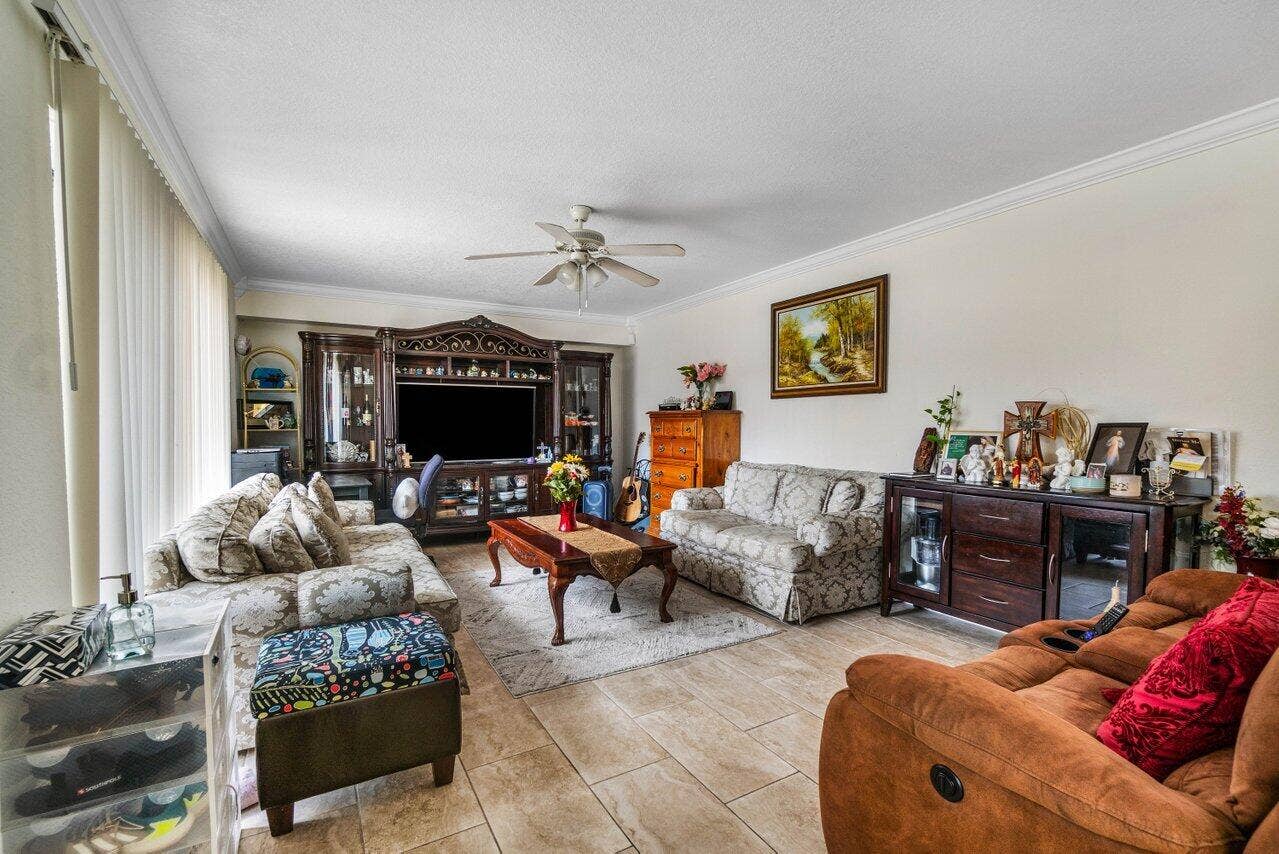 221 2ND Way, West Palm Beach, FL 33407 015-2212ndWay-WestPalmBeach-FL-33407-SMA
