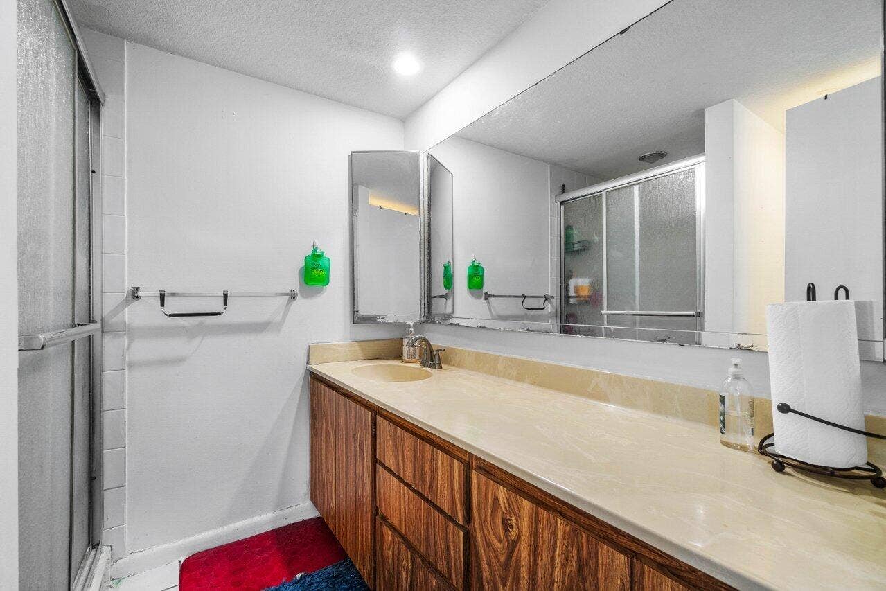 221 2ND Way, West Palm Beach, FL 33407 018-2212ndWay-WestPalmBeach-FL-33407-SMA