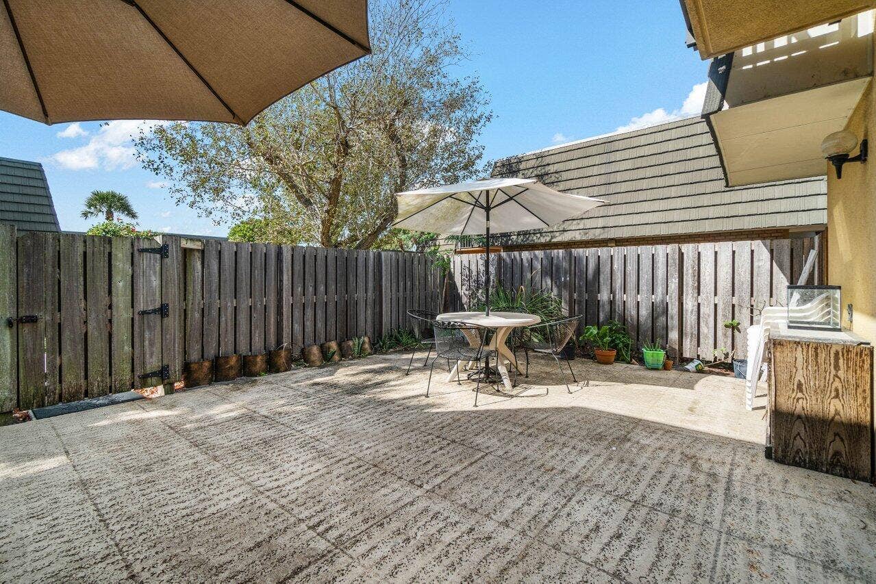 221 2ND Way, West Palm Beach, FL 33407 006-2212ndWay-WestPalmBeach-FL-33407-SMA