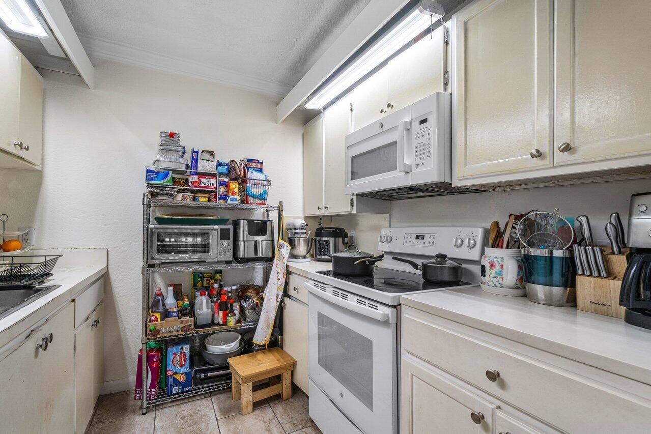 221 2ND Way, West Palm Beach, FL 33407 014-2212ndWay-WestPalmBeach-FL-33407-SMA