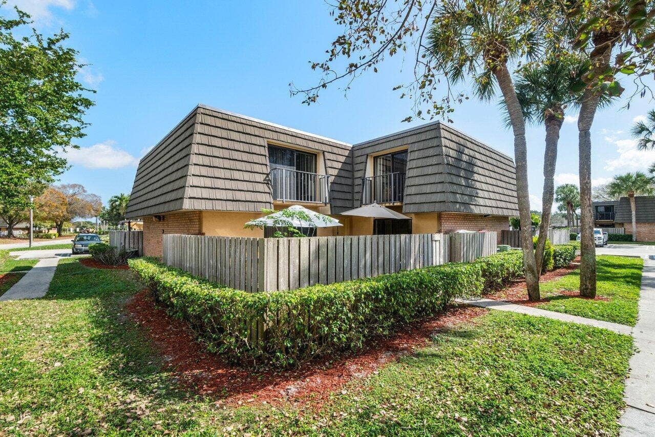 221 2ND Way, West Palm Beach, FL 33407 001-2212ndWay-WestPalmBeach-FL-33407-SMA