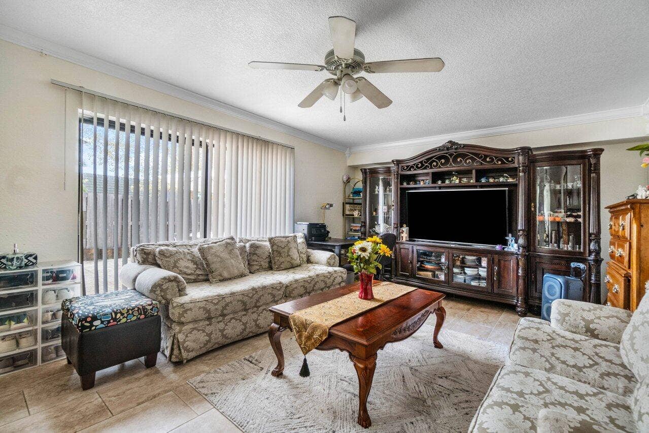 221 2ND Way, West Palm Beach, FL 33407 016-2212ndWay-WestPalmBeach-FL-33407-SMA