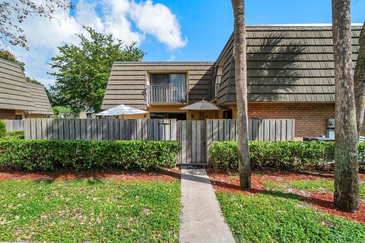 221 2ND Way, West Palm Beach, FL 33407 004-2212ndWay-WestPalmBeach-FL-33407-SMA