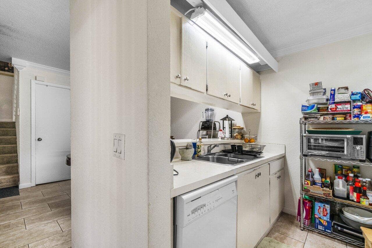 221 2ND Way, West Palm Beach, FL 33407 013-2212ndWay-WestPalmBeach-FL-33407-SMA