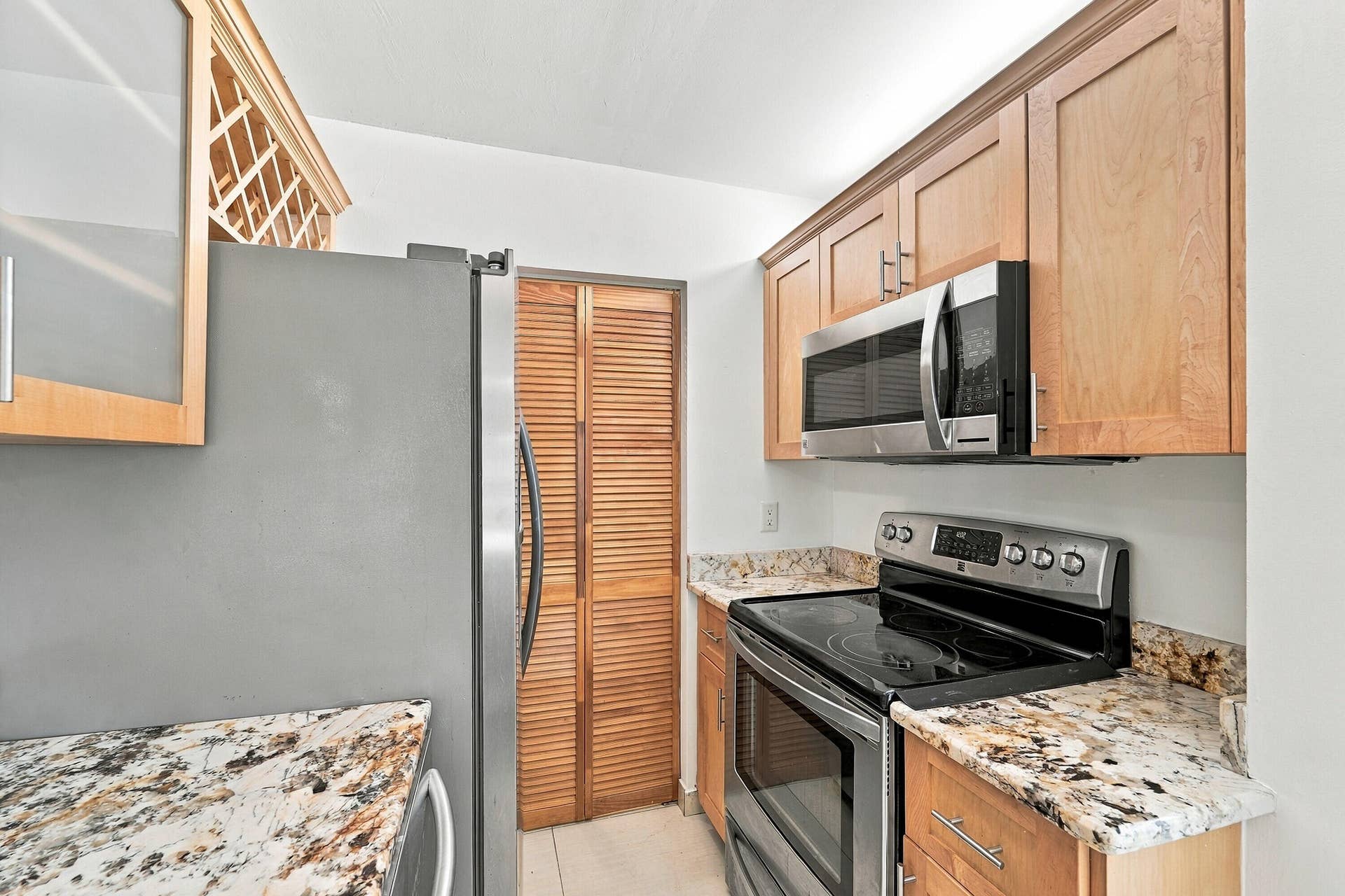 2907 NE 8TH Terrace, #201, Oakland Park, FL 33334 10_dsc07914