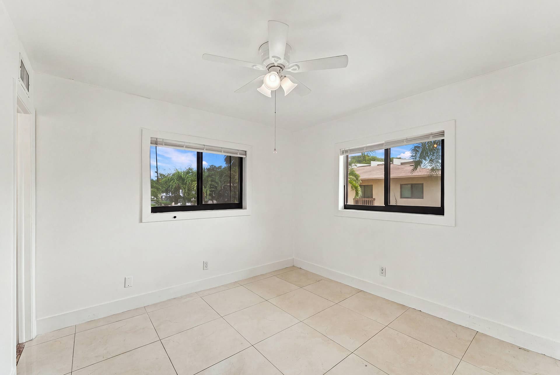 2907 NE 8TH Terrace, #201, Oakland Park, FL 33334 18_dsc07944_reedit_84c1feb3