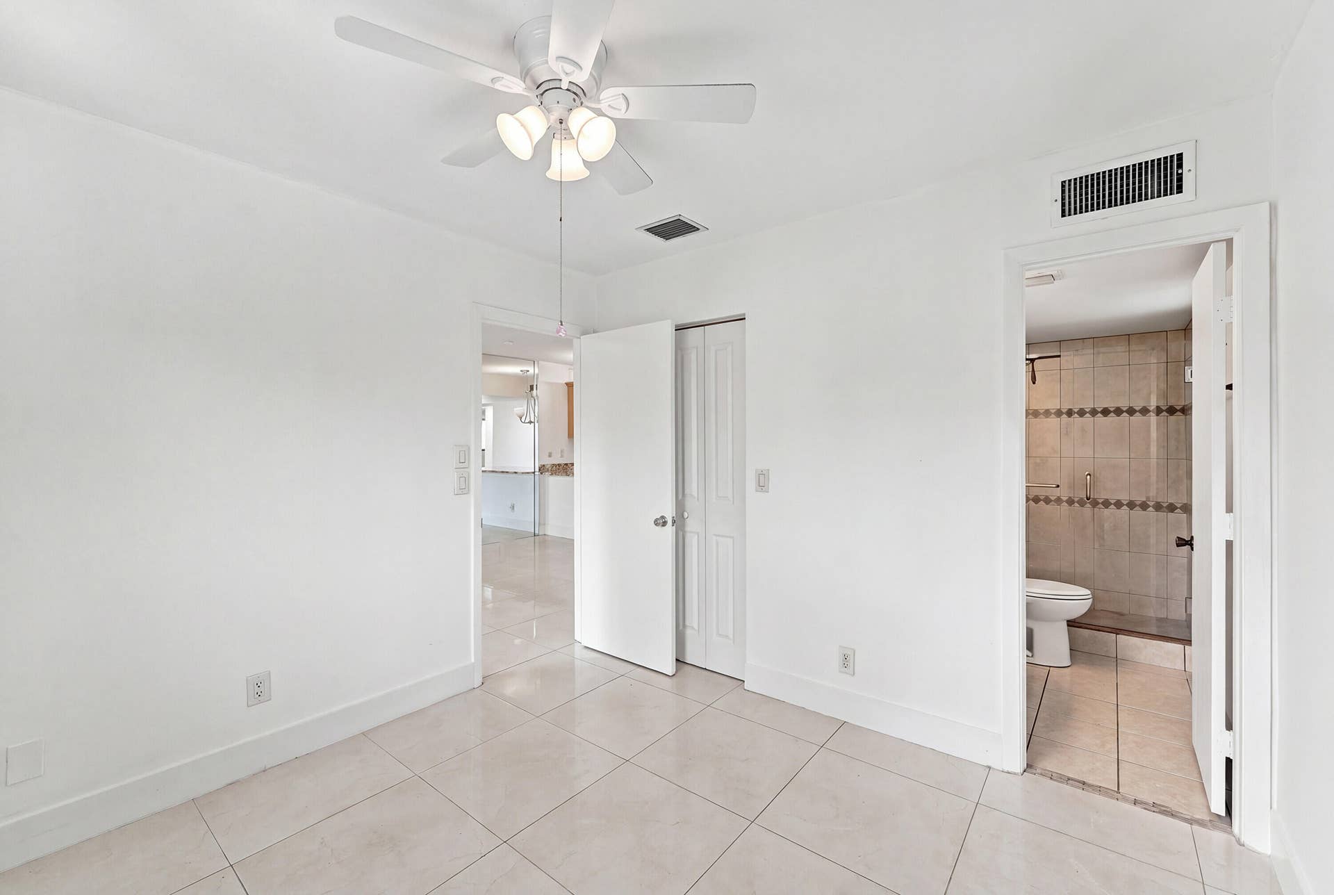 2907 NE 8TH Terrace, #201, Oakland Park, FL 33334 20_dsc07954_reedit_3772c334