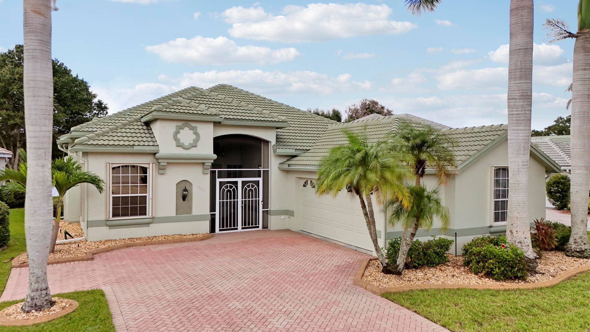 636 SW Lake Charles Circle, Port St Lucie, FL 34986 Front View