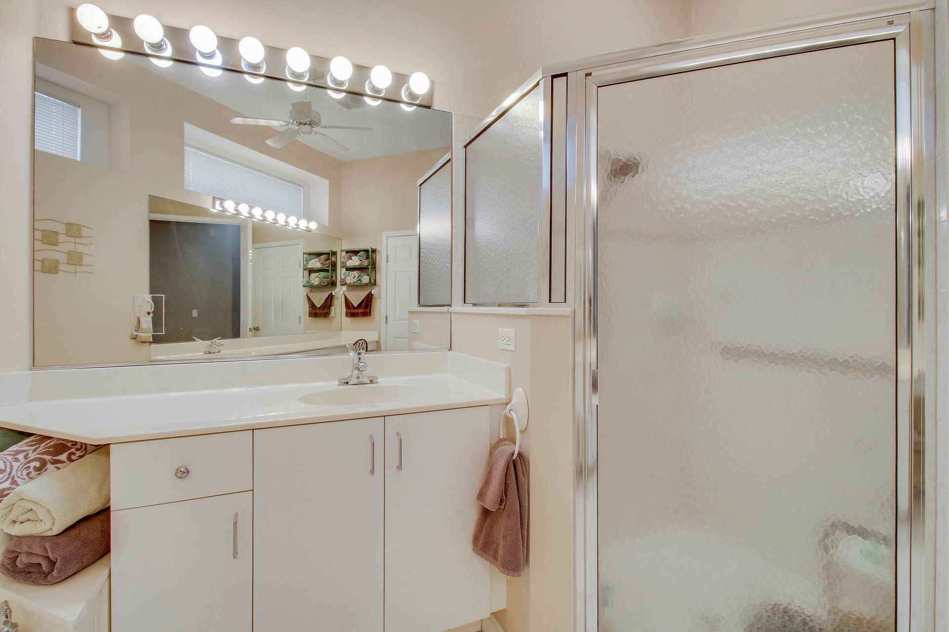636 SW Lake Charles Circle, Port St Lucie, FL 34986 Primary Bath