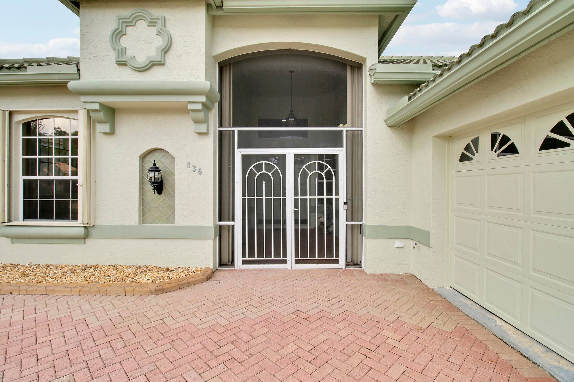 636 SW Lake Charles Circle, Port St Lucie, FL 34986 Front View