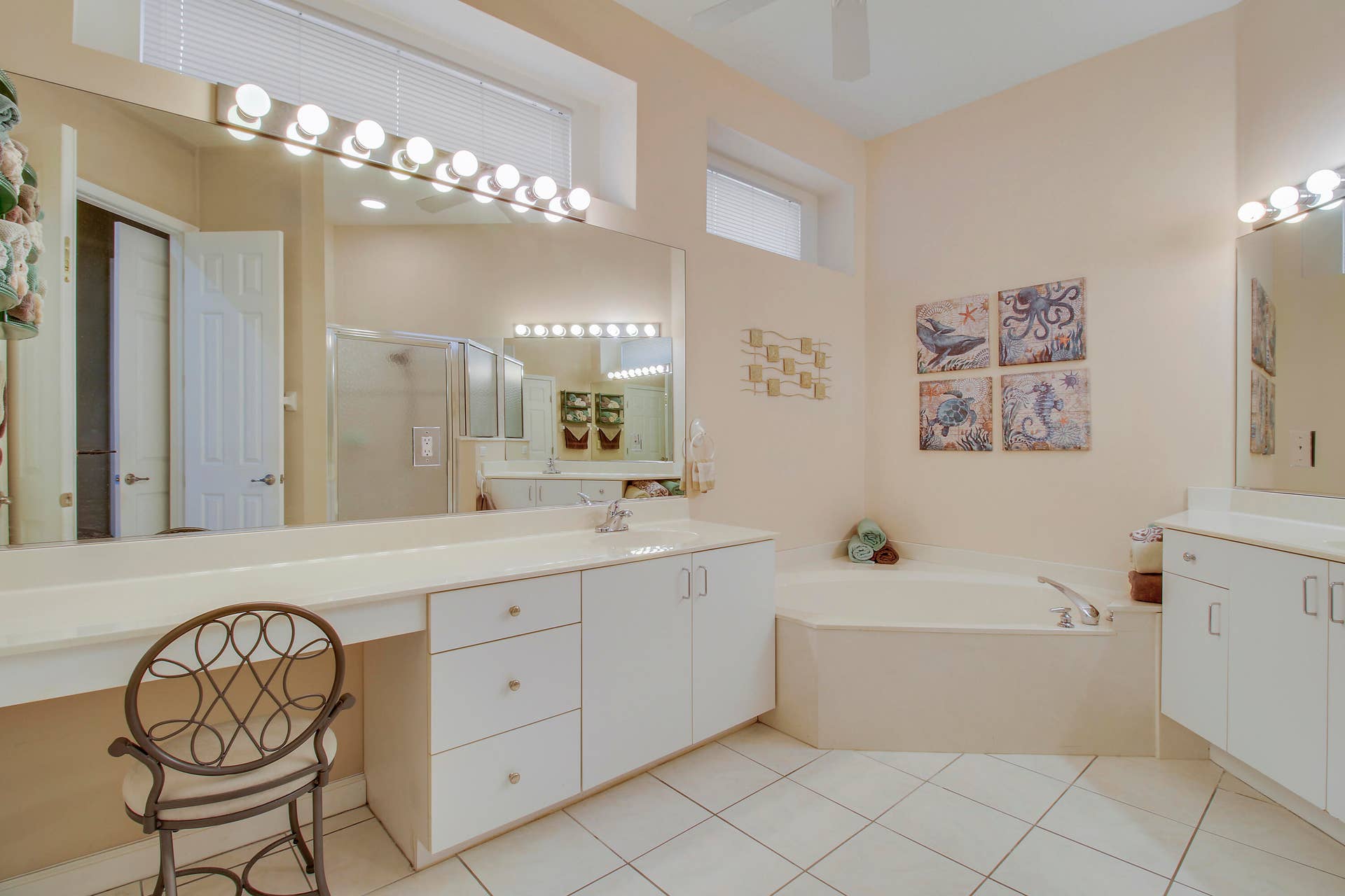 636 SW Lake Charles Circle, Port St Lucie, FL 34986 Primary Bath