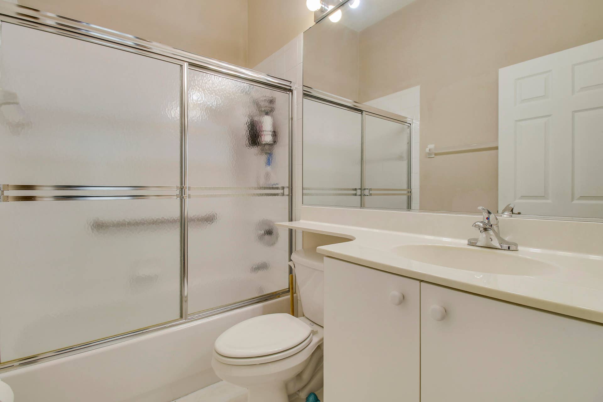 636 SW Lake Charles Circle, Port St Lucie, FL 34986 En-suite 2