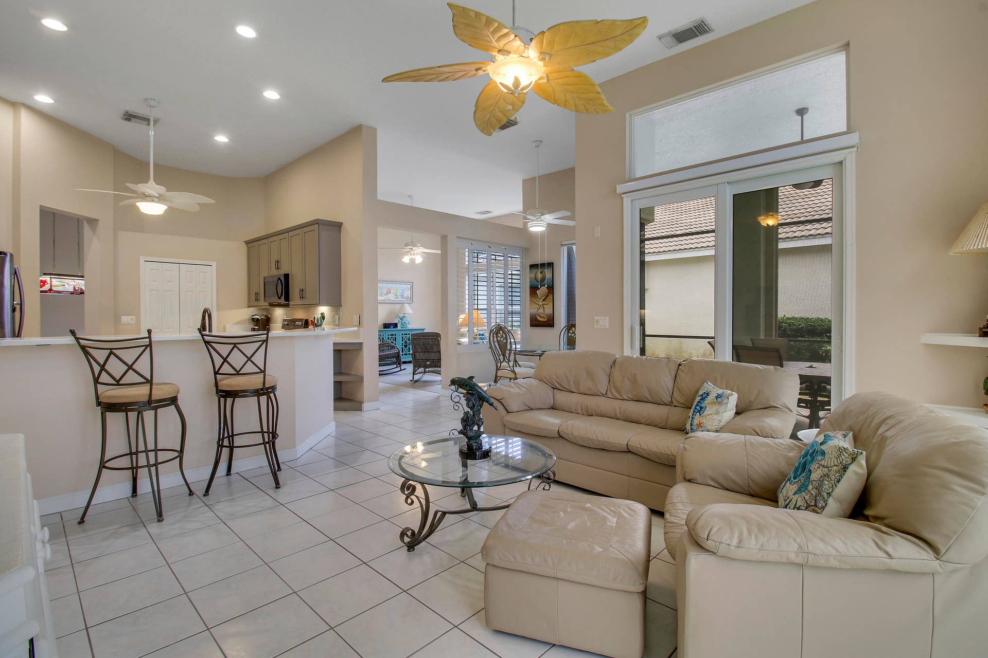 636 SW Lake Charles Circle, Port St Lucie, FL 34986 Family/Kitchen/Breakfast/Living