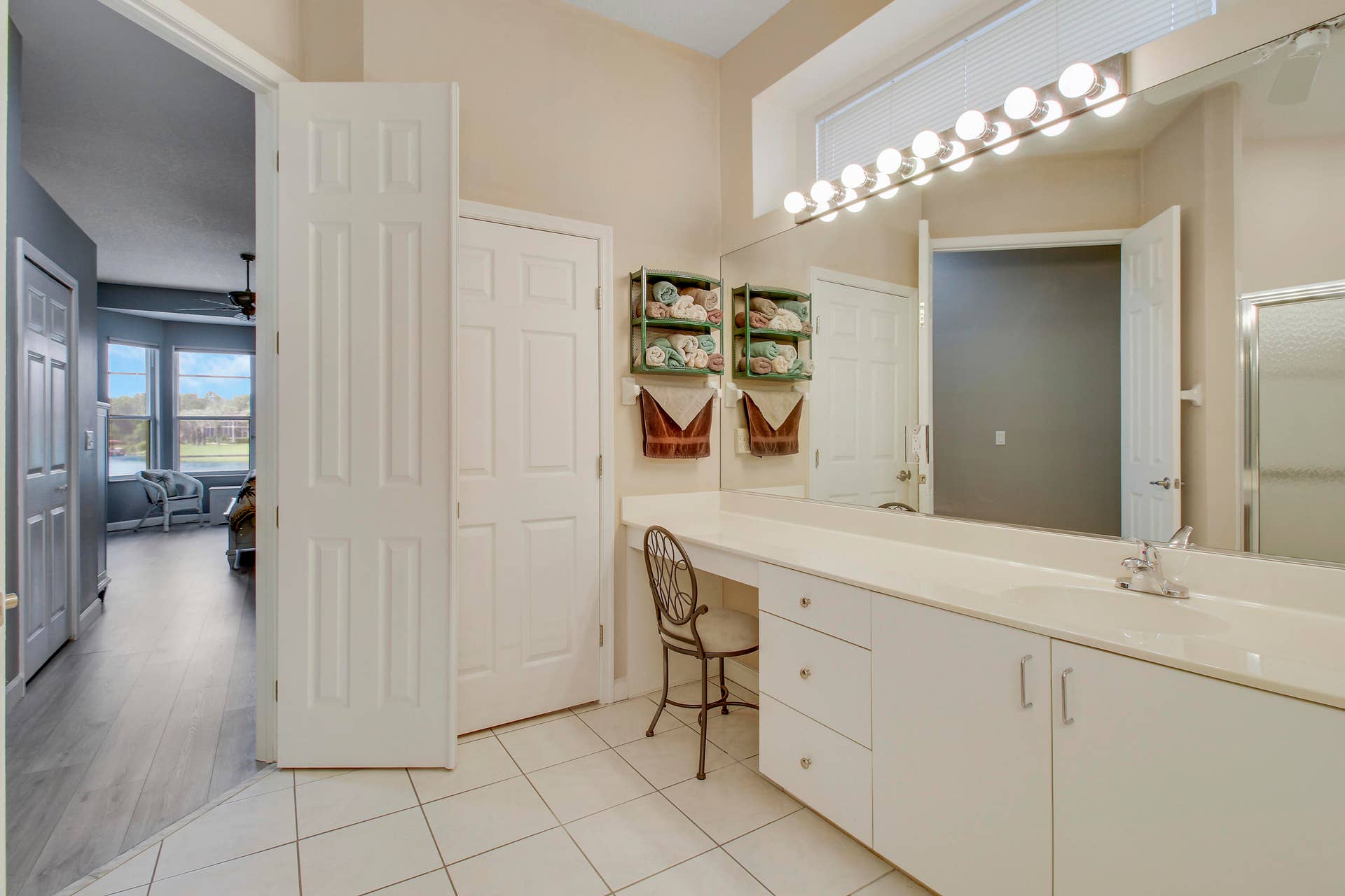 636 SW Lake Charles Circle, Port St Lucie, FL 34986 Primary Bath