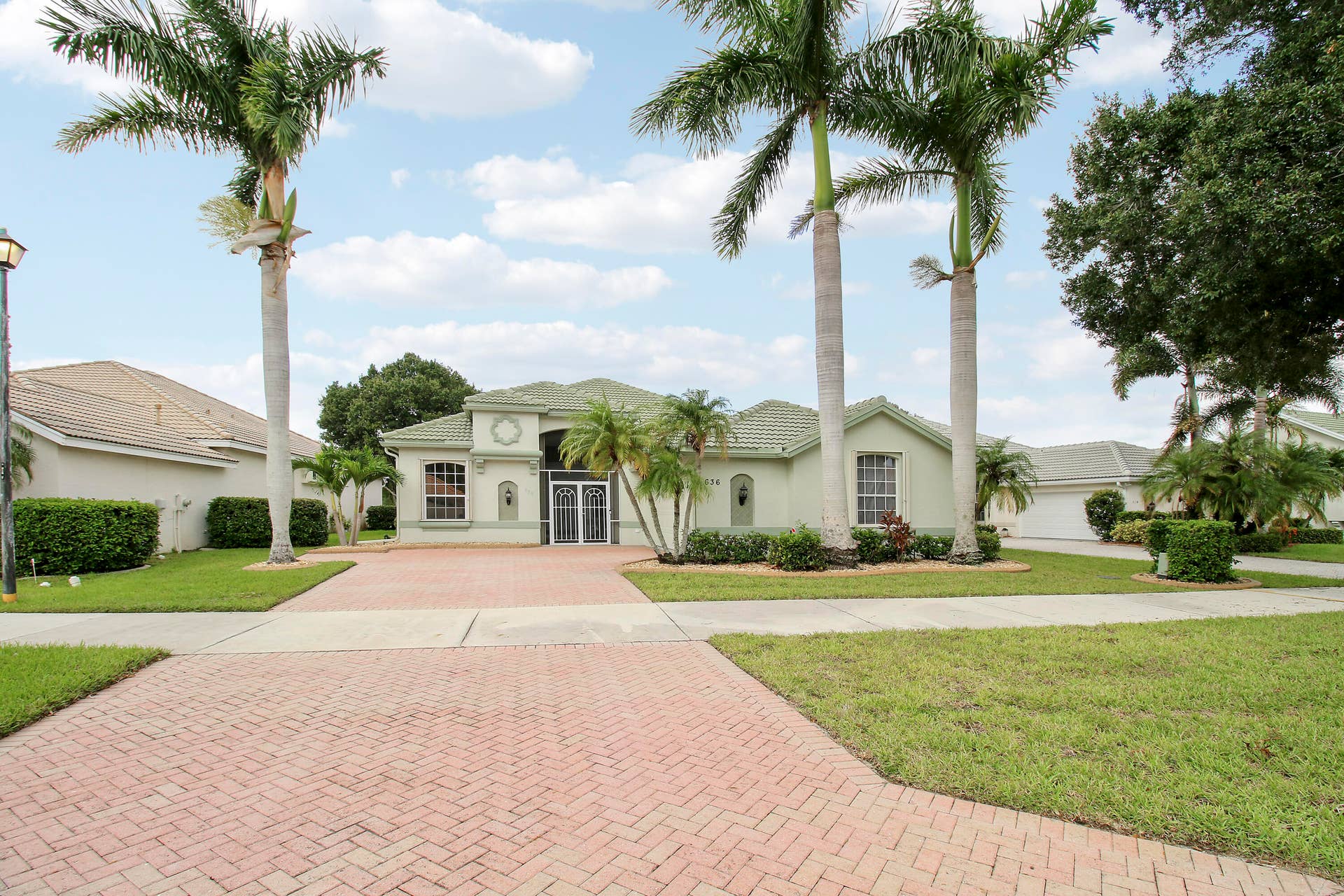 636 SW Lake Charles Circle, Port St Lucie, FL 34986 Front View