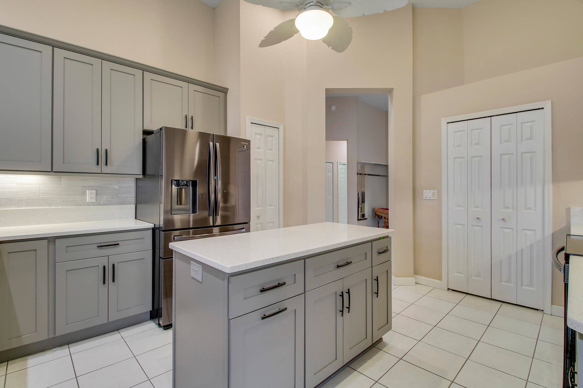 636 SW Lake Charles Circle, Port St Lucie, FL 34986 Kitchen
