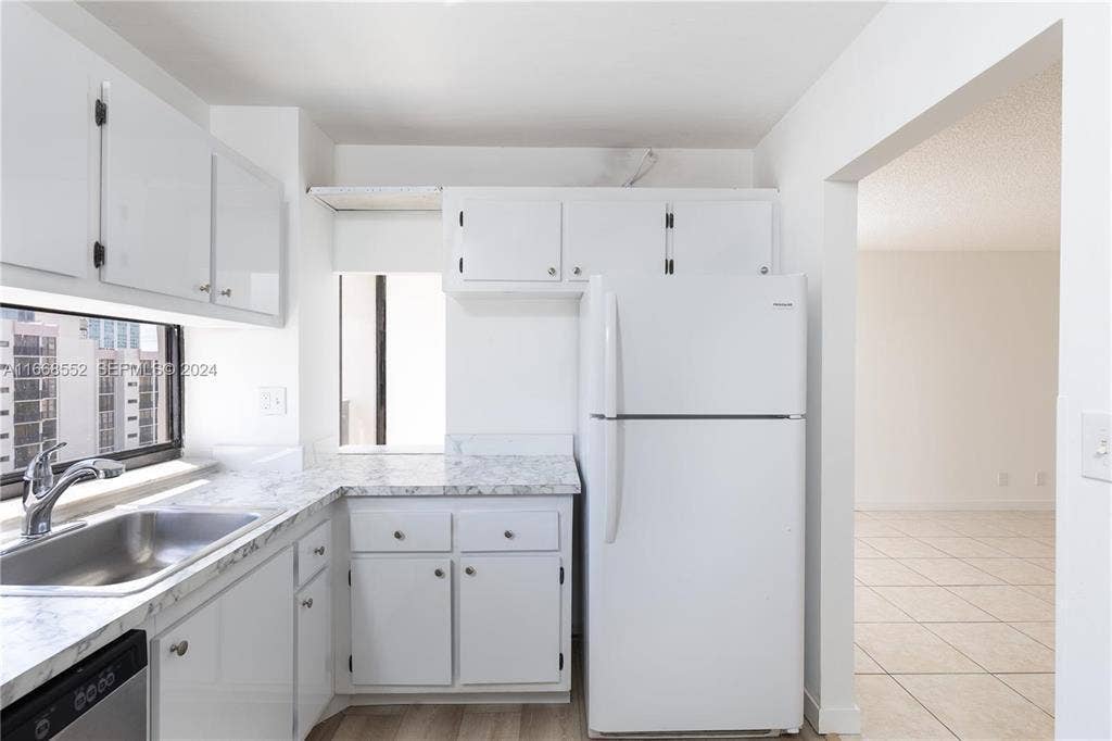 17011 N BAY Road, #919, Sunny Isles Beach, Sunny Isles Beach, FL 33160 GetMedia - 2026-10-30T184306.613