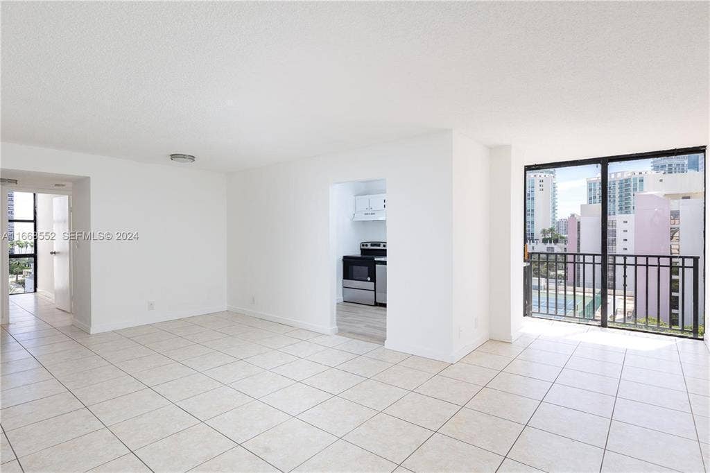 17011 N BAY Road, #919, Sunny Isles Beach, Sunny Isles Beach, FL 33160 GetMedia - 2026-10-30T184252.782