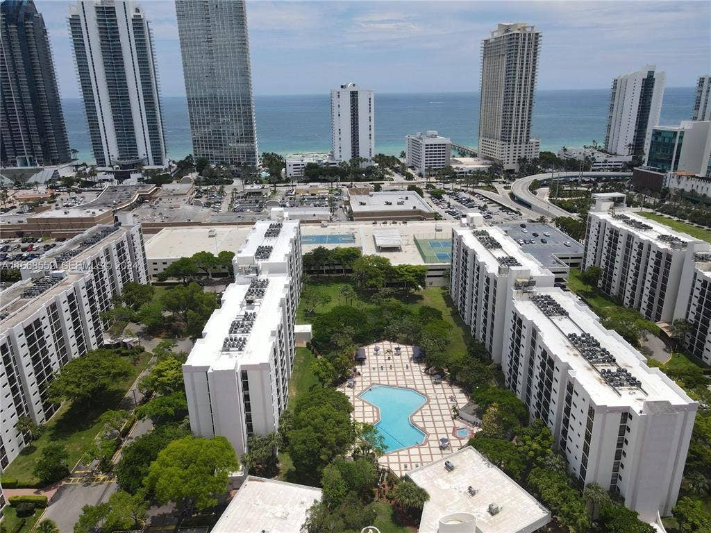 17011 N BAY Road, #919, Sunny Isles Beach, Sunny Isles Beach, FL 33160 GetMedia - 2026-10-30T184444.708