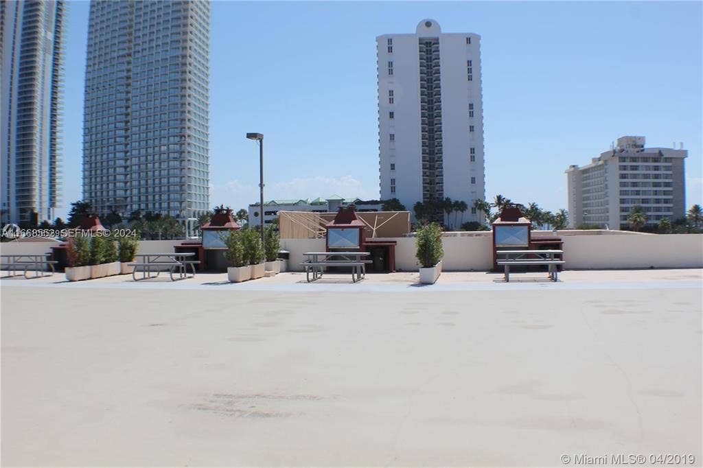 17011 N BAY Road, #919, Sunny Isles Beach, Sunny Isles Beach, FL 33160 GetMedia - 2026-10-30T184440.762